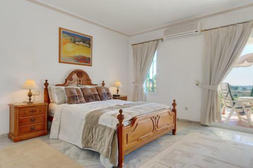 Mijas Villa Sleeps 8 Pool Air Con Wifi