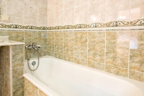 Charming 5br Villa Espa�a By Rafleys