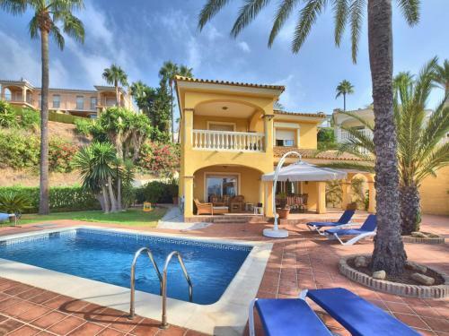 Comfortable Villa In Andalusia With Swimming Pool