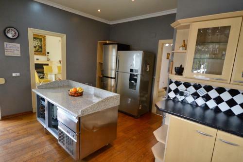 Mijas Villa Sleeps 15 With Pool And Air Con