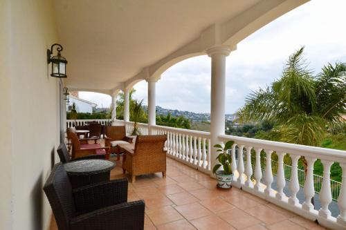 Mijas Villa Sleeps 15 With Pool And Air Con