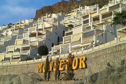 Sunny Air-con Monse�or Apartment