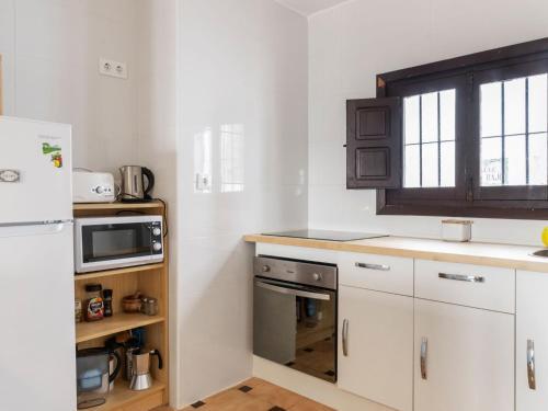 Delightful Apartment In Moj�car With Balcony