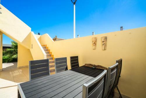 Molinell Holiday Home Sleeps 6 With Air Con And Wifi