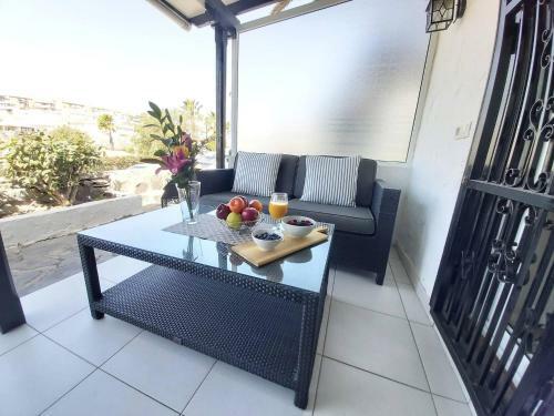Central Apartment With Sea Views