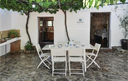 Six-bedroom Holiday Home In Montefrio