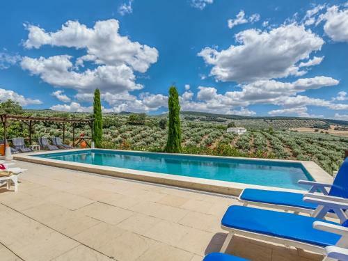 Attractive Villa In Montefrio With Private Swimming Pool