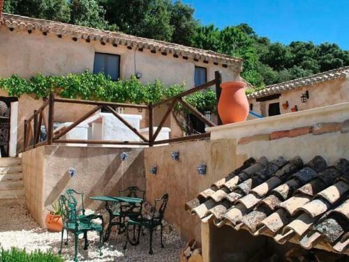 Attractive Villa In Montefrio With Private Swimming Pool