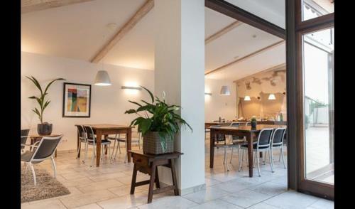 Montbrio Del Camp Villa Sleeps 14 With Pool And Air Con