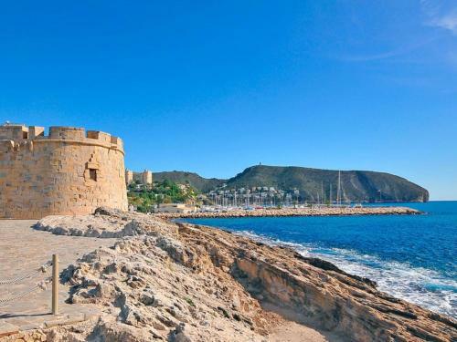 Charming Villa With Private Swimming Pool Located 100 M From The Sea