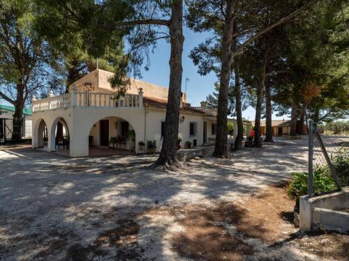Spacious Cottage In Moratalla With Swimming Pool