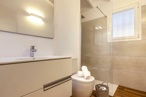 Moraira Villa Sleeps 6 With Pool And Air Con