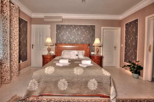 Gorgeous Private Villa For 10 In Moraira