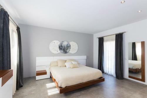 Son Butxaqu� Villa 215