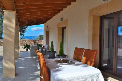 Son Butxaqu� Villa 215