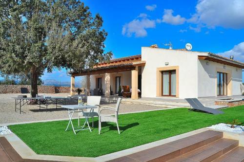 Son Butxaqu� Villa 215