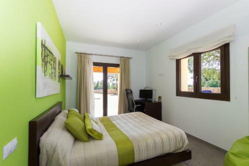 Son Butxaqu� Villa 215