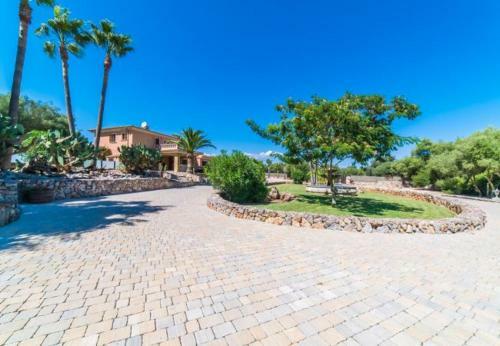 Muro Holiday Home Sleeps 9 With Pool Air Con And Wifi
