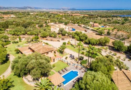 Muro Holiday Home Sleeps 9 With Pool Air Con And Wifi