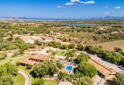 Muro Holiday Home Sleeps 9 With Pool Air Con And Wifi