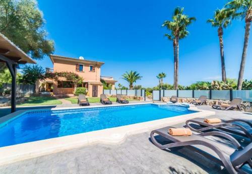 Muro Holiday Home Sleeps 9 With Pool Air Con And Wifi