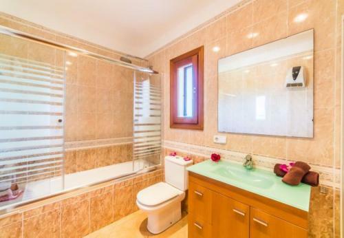 Muro Holiday Home Sleeps 9 With Pool Air Con And Wifi