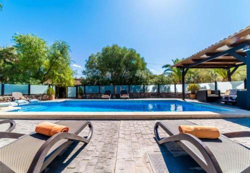 Muro Holiday Home Sleeps 9 With Pool Air Con And Wifi