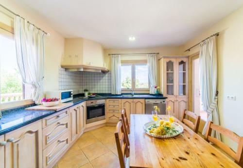Muro Holiday Home Sleeps 9 With Pool Air Con And Wifi
