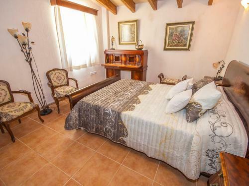 Muro Villa Sleeps 8 With Pool And Air Con