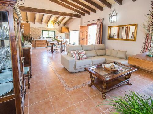 Muro Villa Sleeps 8 With Pool And Air Con