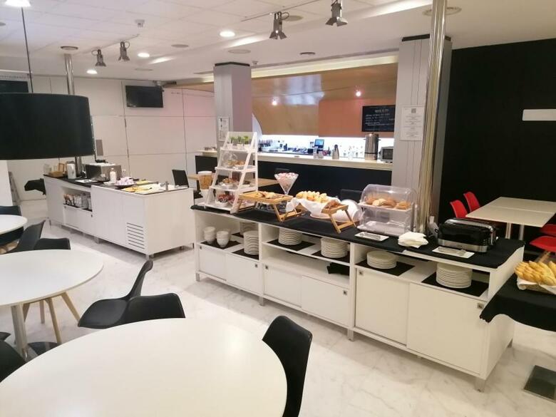Hostal Spa Suites Ode�n