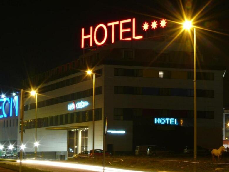 Hostal Spa Suites Ode�n