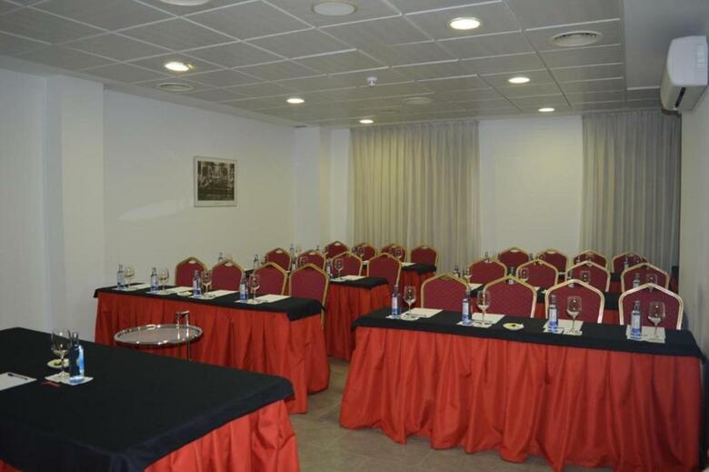 Hostal Spa Suites Ode�n