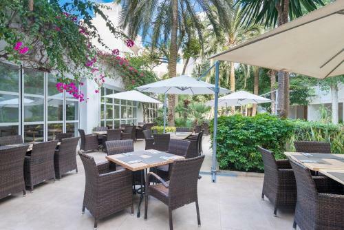 Apartments & Studios With Shared Pool, Near The Beach
