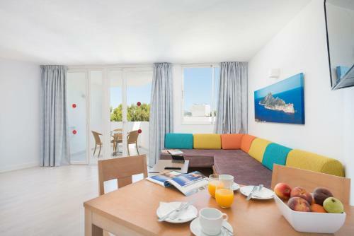 Apartments & Studios With Shared Pool, Near The Beach
