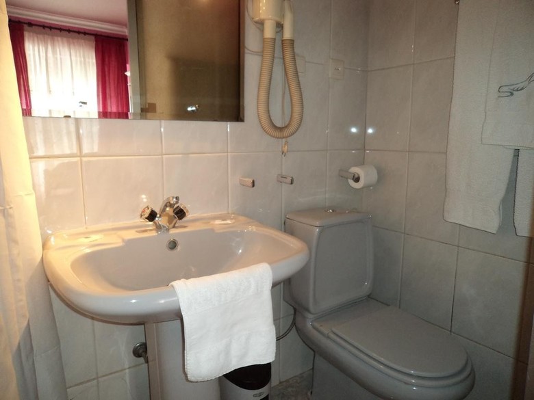 Hostal Residencial Costa Verde