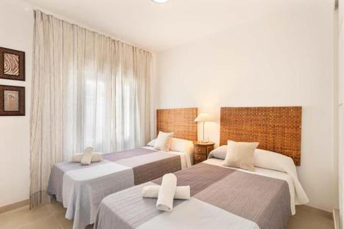 Nerja Villa Sleeps 6 Pool Air Con Wifi