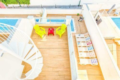Nerja Villa Sleeps 6 Pool Air Con Wifi