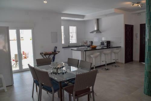 Nerja Paradise Rentals - Villa Perla