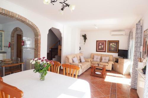 Nerja Paradise Rentals - Villa Buganvilla
