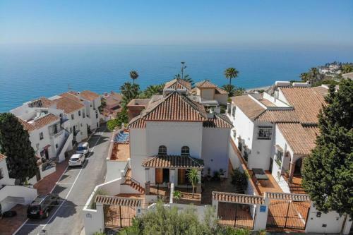 Nerja Paradise Rentals - Villa Azalea