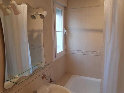 Modern 2 Bedroom Holiday Home