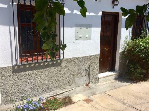 Stunning 3-bed House In Oj�n