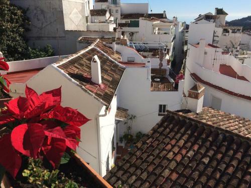Stunning 3-bed House In Oj�n