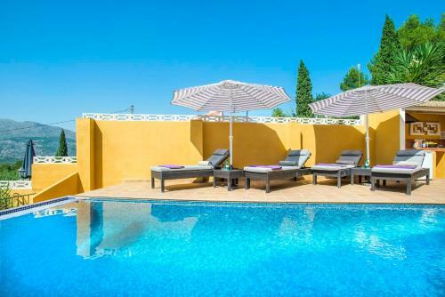 Orba Villa Sleeps 8 Pool Air Con Wifi