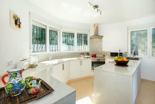 Orba Villa Sleeps 8 Pool Air Con Wifi