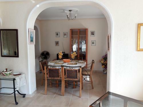 Four Rooms Villa With Sea View