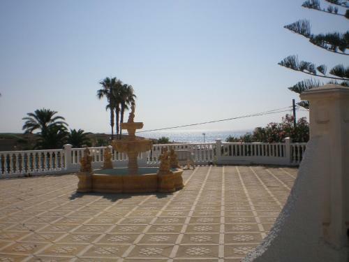 Four Rooms Villa With Sea View