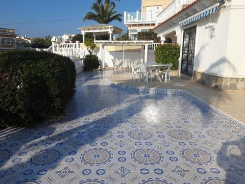 Four Rooms Villa With Sea View