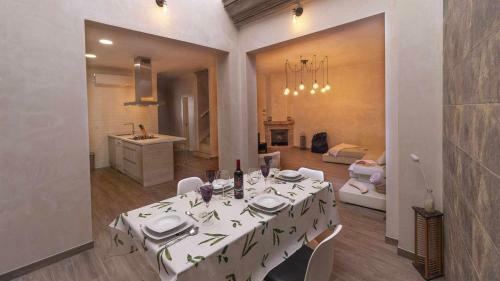 Moderna Casa En El Centro de Osuna